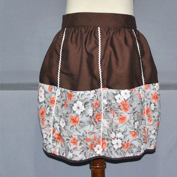 Vintage Handmade Hostess Apron Reversible w/ Pockets - Picture 3 of 9